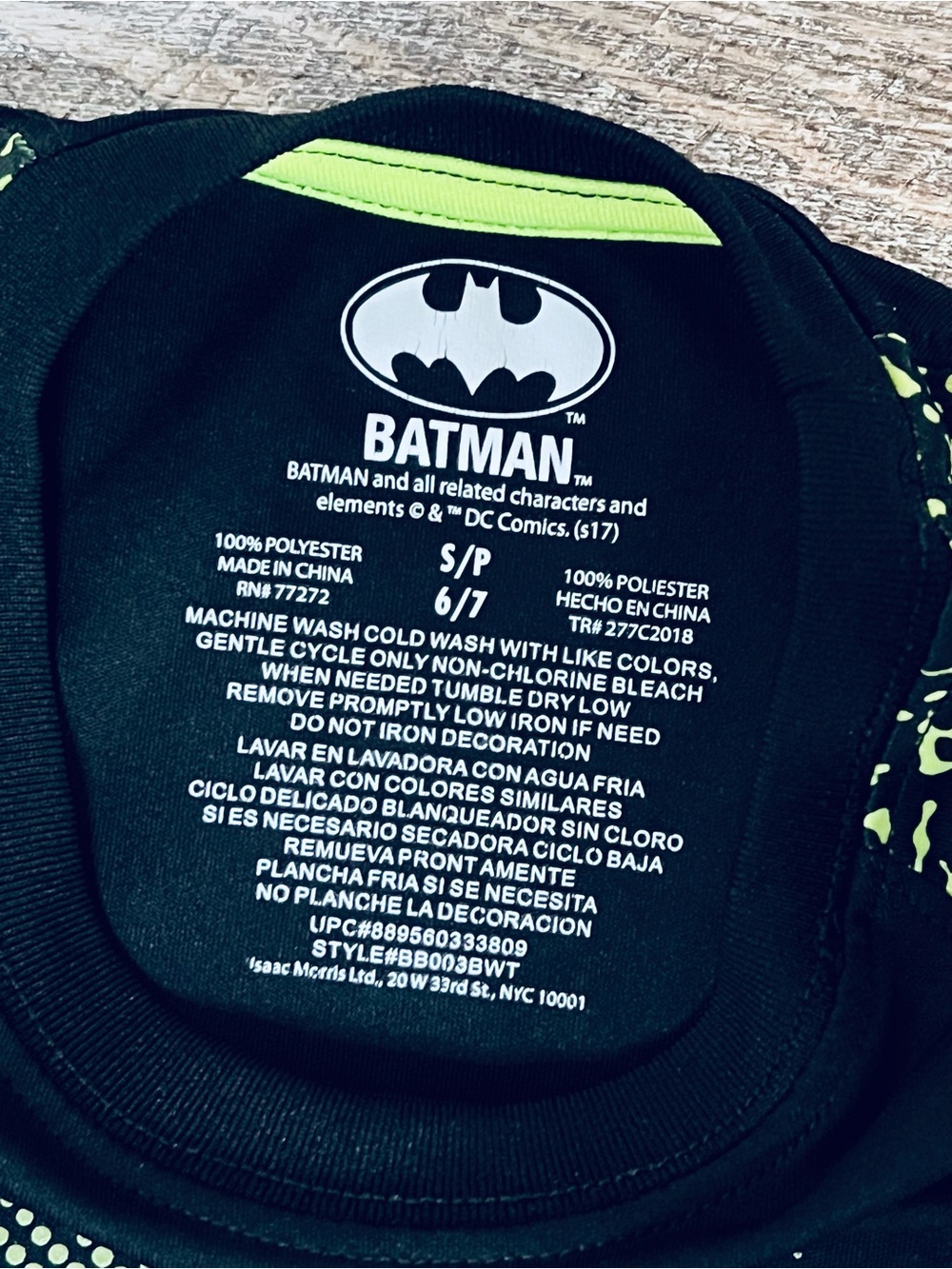 Batman Boys Athletic Tee Size 6/7 Small Black Neon Green Logo Shirt - Picture 6 of 8